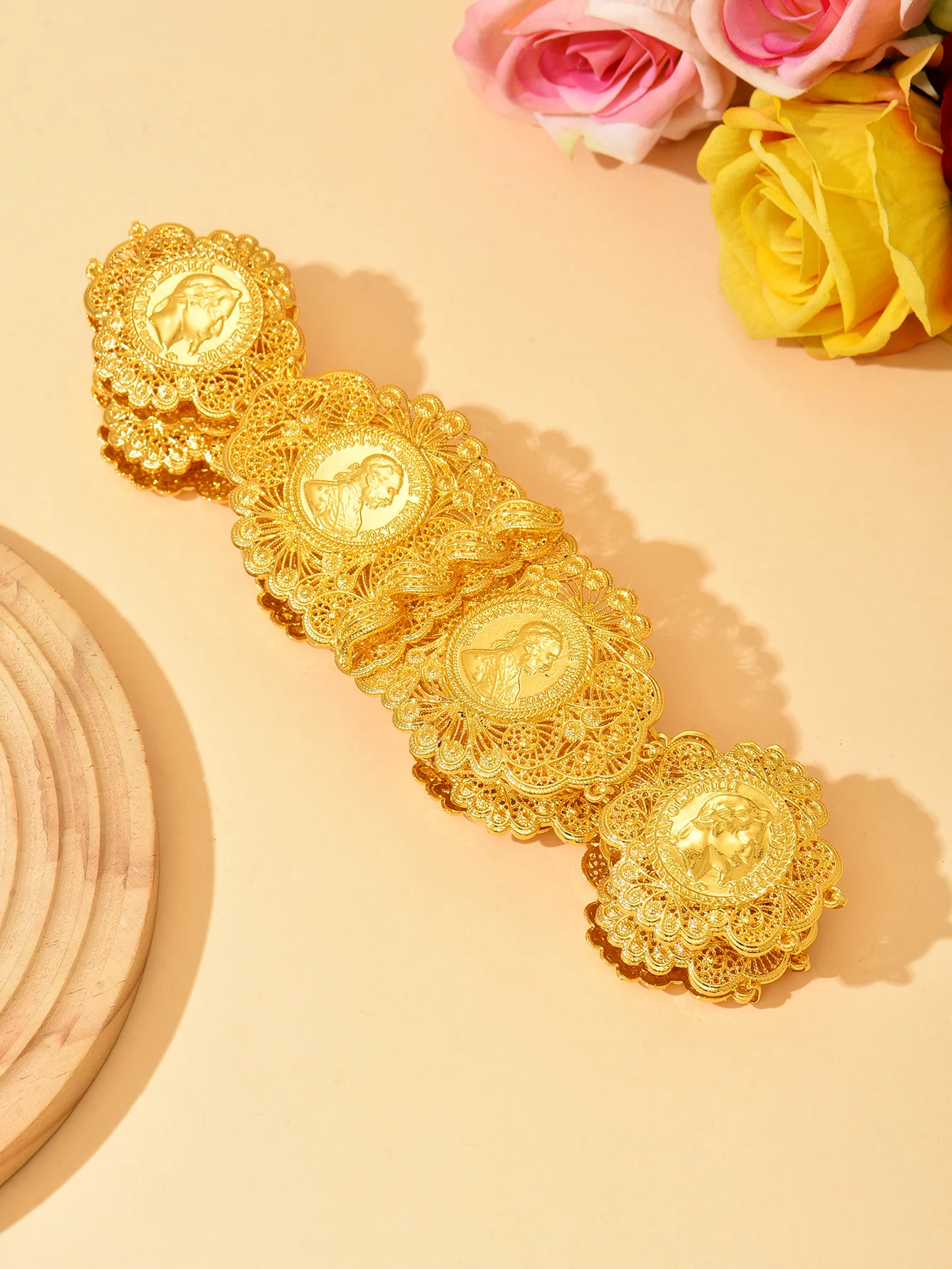 Court-Style Belt With Gold Circular Coin And Human Head Patterned Lace Trim, Hollowed-Out Design For Waistband, An Arab-Style