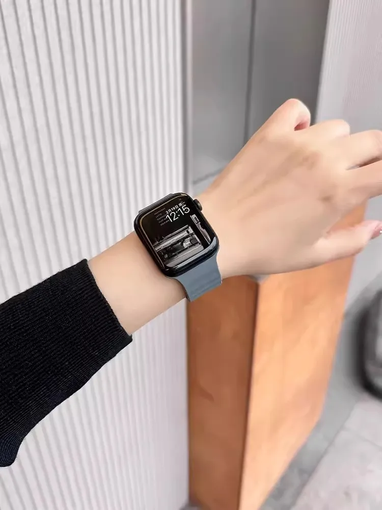 Magnetic Buckle Strap For Apple Watch Band Ultra 2 49mm 45mm 44mm 40mm 41mm 42mm 38mm Silicone Bracelet iWatch Series 7 6 se 8 9