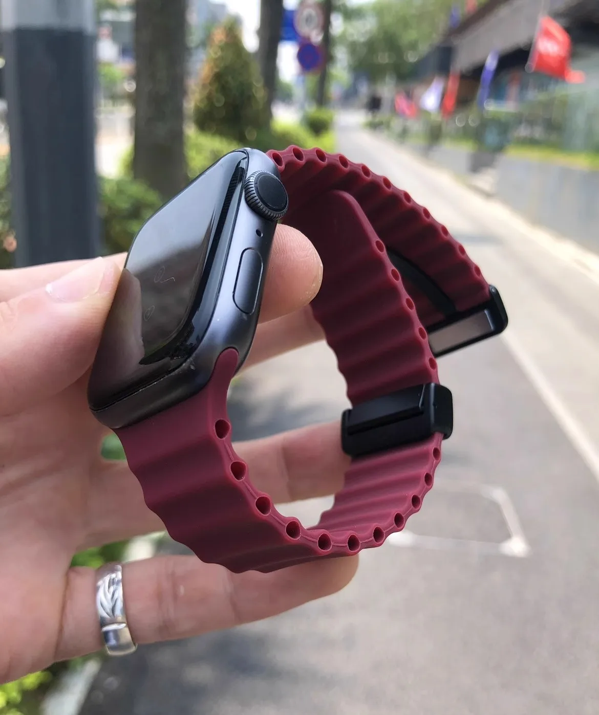 Magnetic Buckle Strap For Apple Watch Band Ultra 2 49mm 45mm 44mm 40mm 41mm 42mm 38mm Silicone Bracelet iWatch Series 7 6 se 8 9