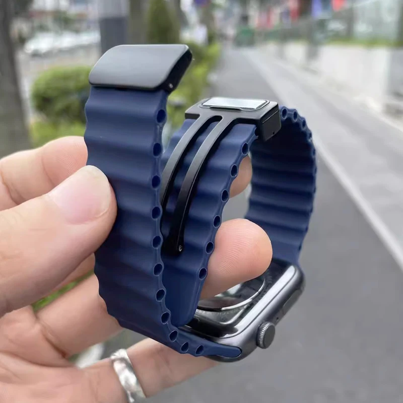 Magnetic Buckle Strap For Apple Watch Band Ultra 2 49mm 45mm 44mm 40mm 41mm 42mm 38mm Silicone Bracelet iWatch Series 7 6 se 8 9