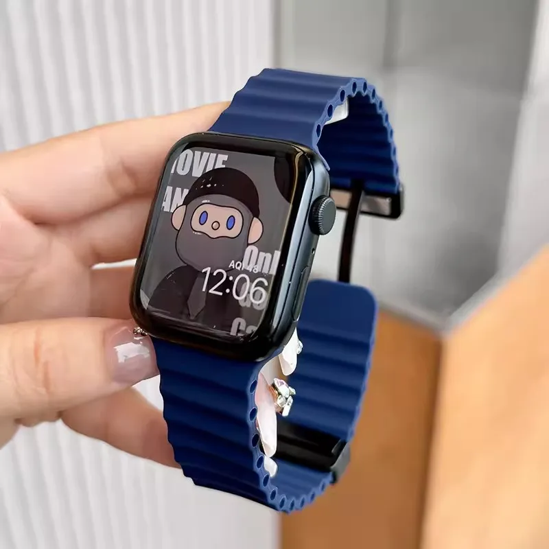 Magnetic Buckle Strap For Apple Watch Band Ultra 2 49mm 45mm 44mm 40mm 41mm 42mm 38mm Silicone Bracelet iWatch Series 7 6 se 8 9