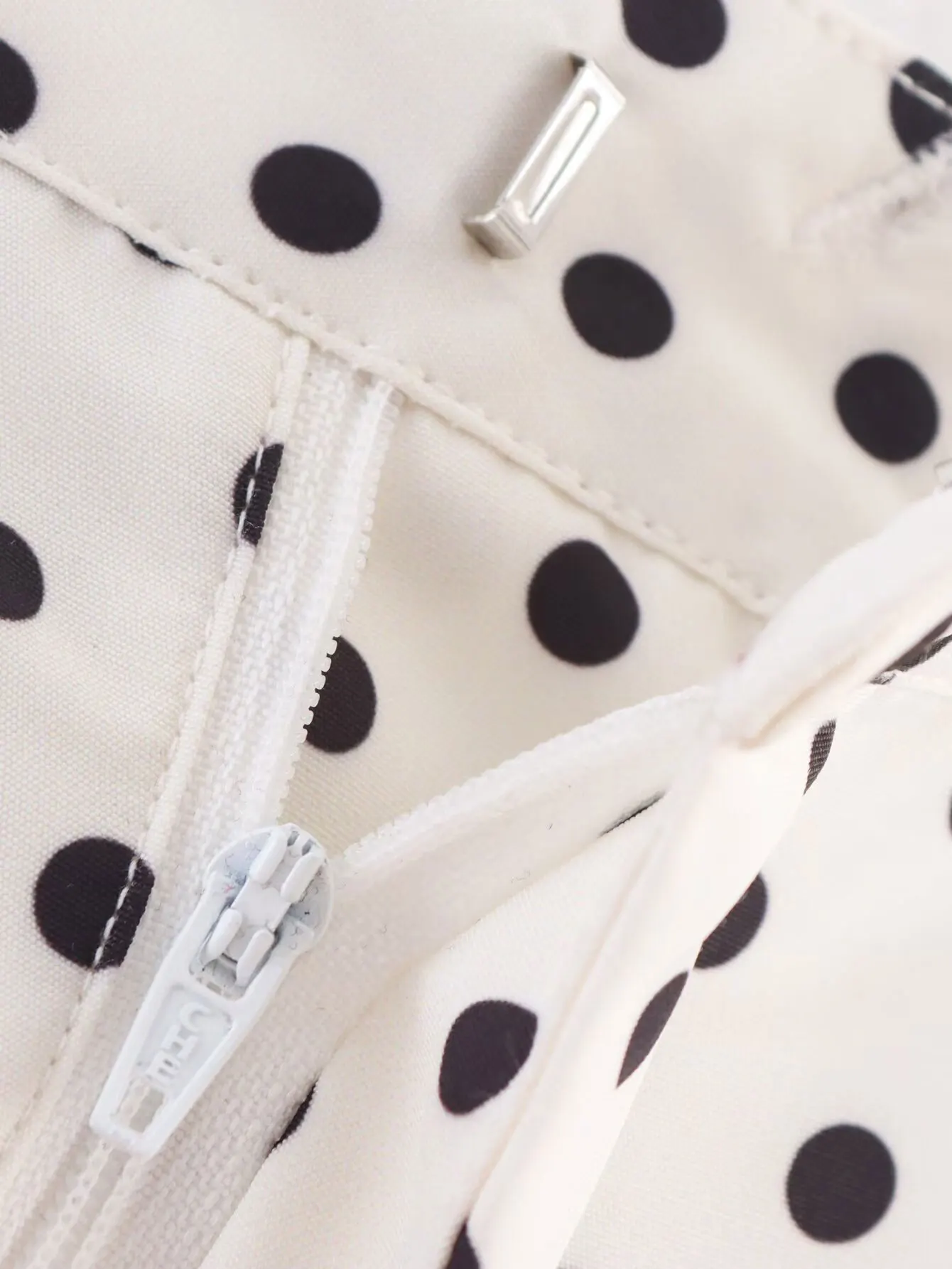 HH Female Autumn Fashion Polka Dot Printed Set Long Sleeves Turtleneck Drawstring Jacket+A-line Shorts Women's Vintage Suit