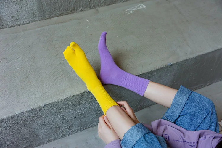Color five-finger cotton sweat-absorbing breathable sports socks Japanese candy color split-toe women's socks
