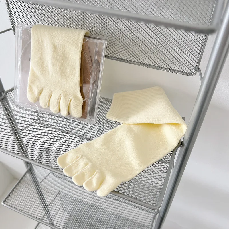 Color five-finger cotton sweat-absorbing breathable sports socks Japanese candy color split-toe women's socks