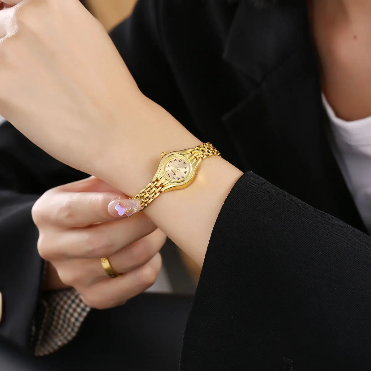 2025 Women Watches Top Brand Luxury Wristwatches Ladies Fashion Gold Stainless Steel Bracelet Watch Female Elegant Clock Women