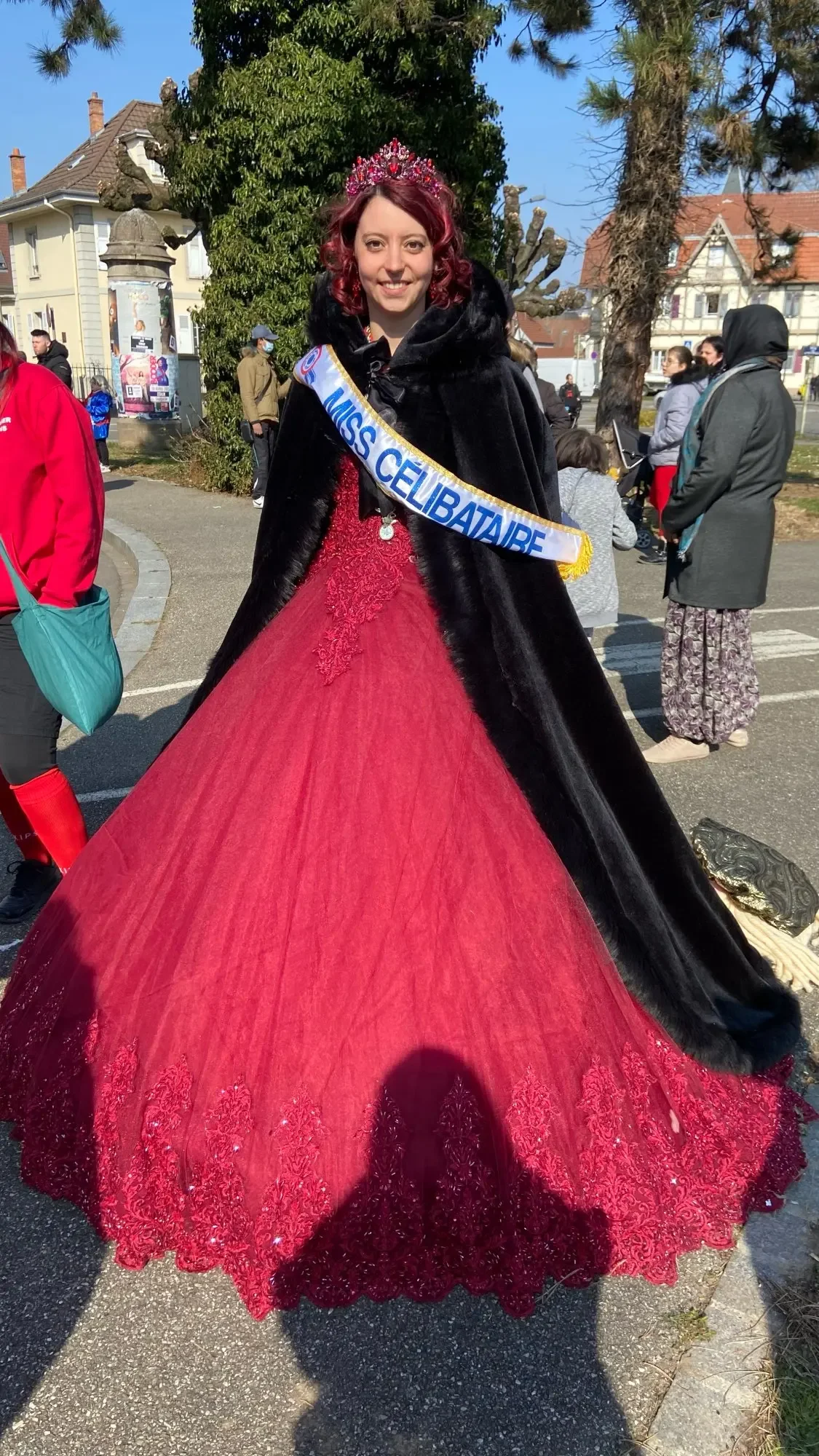 Winter Long Warm Wedding Capes Wedding Cloak Floor Length Bride Shawl Faux Fur Cape Coat Adult Bridal Wrap Customized