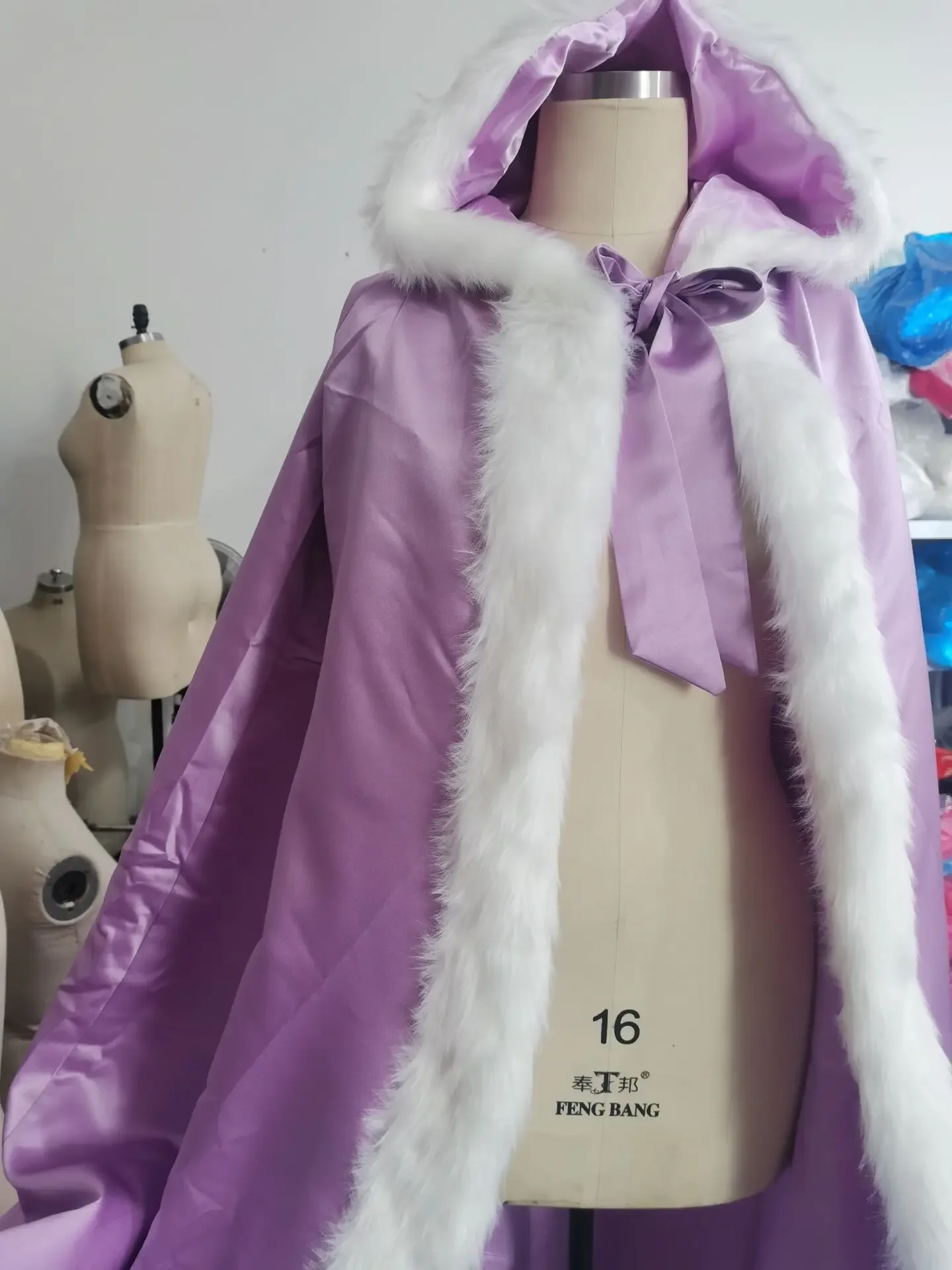 Winter Long Warm Wedding Capes Wedding Cloak Floor Length Bride Shawl Faux Fur Cape Coat Adult Bridal Wrap Customized