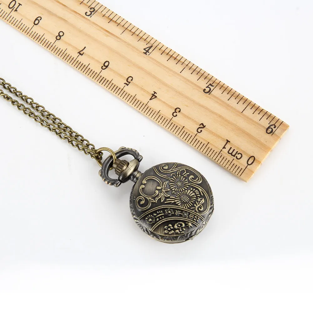 Vintage Pocket Small Watch Steampunk Quartz Watch With Chain Hollow Heart Cover Necklace Bronze Color Alloy Fob Clock Men Gift