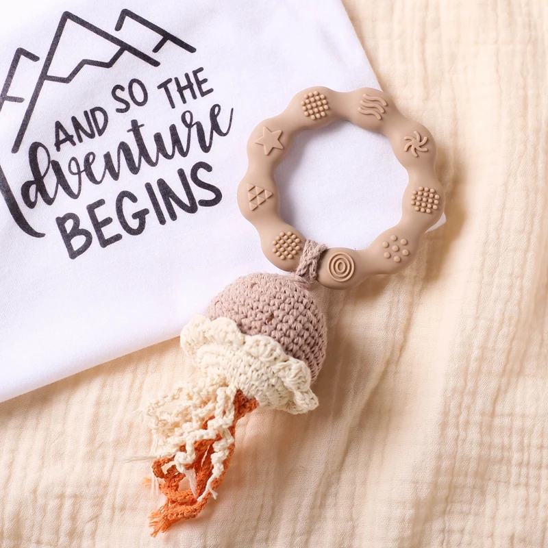 1PC Crochet Animal Bear Rattle Toy Soother Bracelet Wooden Teether Ring Baby Product Mobile Pram Crib Wooden Toys Newborn Gifts
