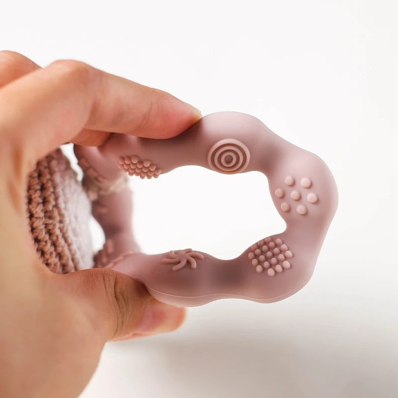 1PC Crochet Animal Bear Rattle Toy Soother Bracelet Wooden Teether Ring Baby Product Mobile Pram Crib Wooden Toys Newborn Gifts