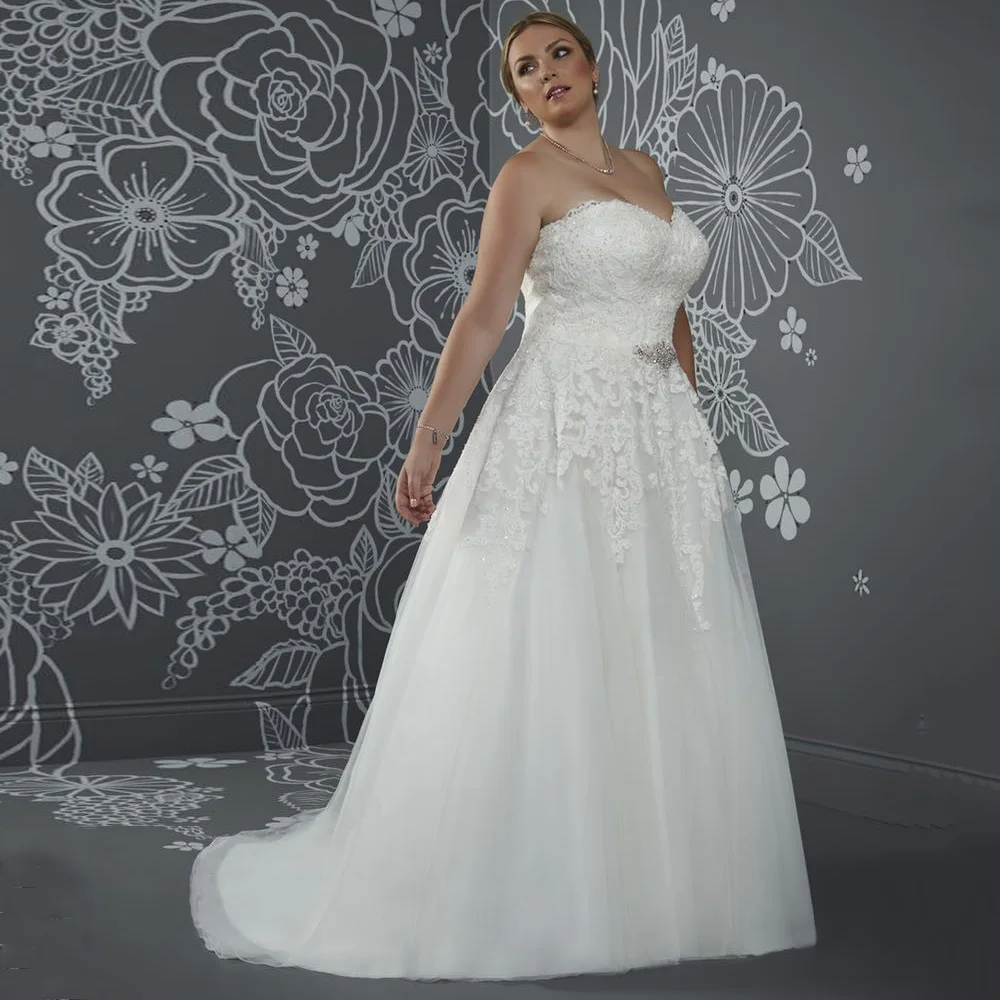 Wedding Dress Plus Size for Women Bride Customized Sexy Sweetheart Sleeveless Lace Applique A Line Sweep Train Tulle Bridal Gown