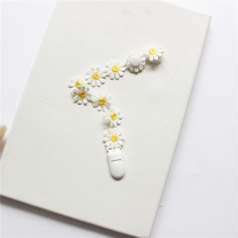 INS Baby Girls Pacifier Clips Wooden Kawaii Flower Lace Babies Soothe Nipple Teethers Toys Anti-drop Chain Teething Accessories