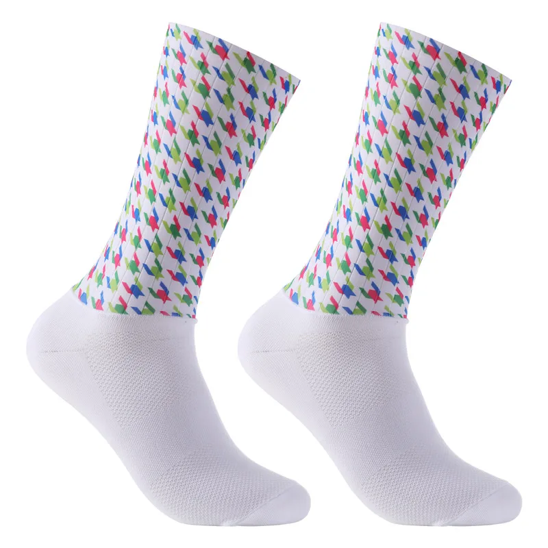 2026 Anti Slip Seamless Cycling Socks Integral Moulding High-tech Bike Sock Compression Bicycle Outdoor Running Sport Socks