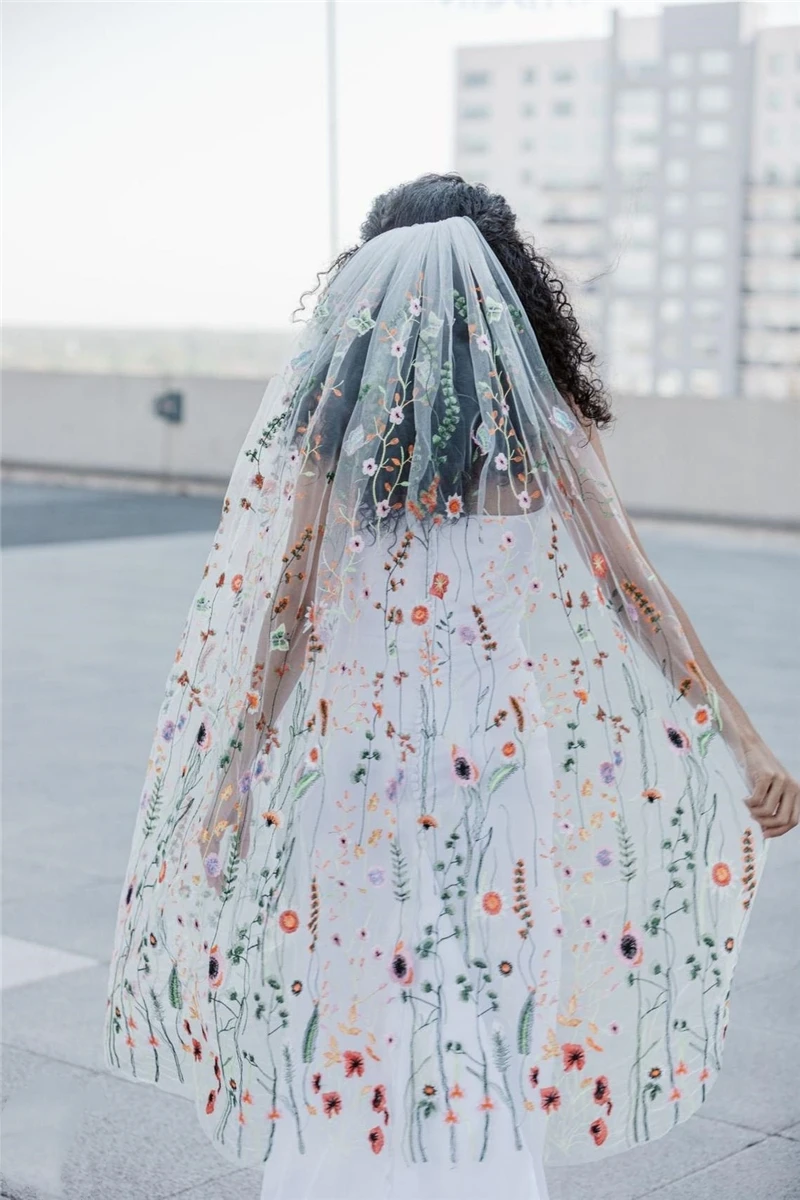 Floral Bridal Wedding Veils with Comb Wild Flowers Lace Secret Garden Veil for Brides Colored Colorful Fingertip Accessories