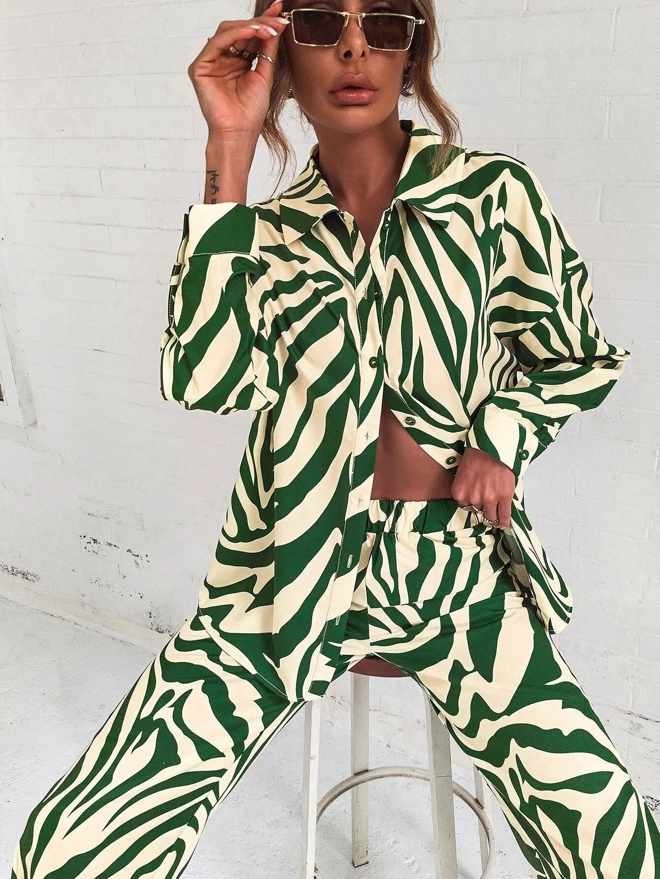 2022 Cross Border Hot Edition Street Trendy Print Trouser Set Long Sleeve Full Screen Print Off Shoulder Shirt Set