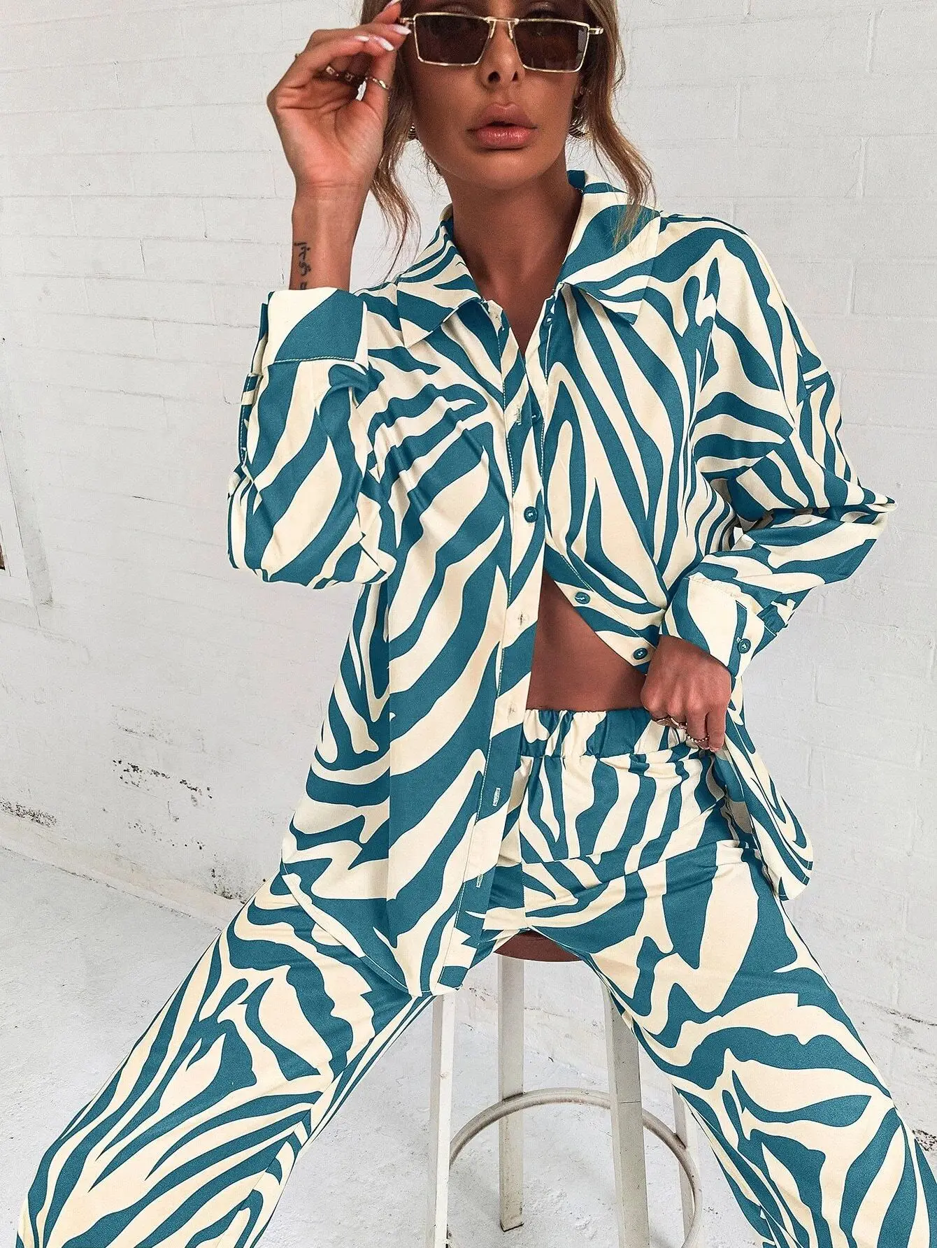 2022 Cross Border Hot Edition Street Trendy Print Trouser Set Long Sleeve Full Screen Print Off Shoulder Shirt Set