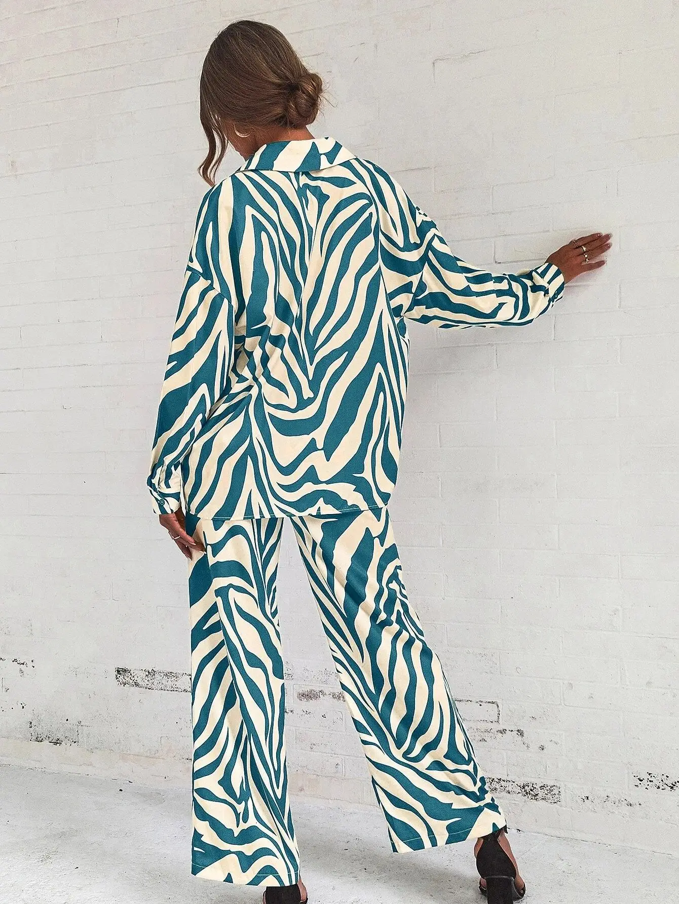 2022 Cross Border Hot Edition Street Trendy Print Trouser Set Long Sleeve Full Screen Print Off Shoulder Shirt Set