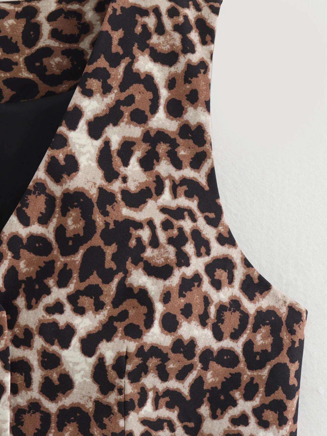 Women's Vest 2025 Fashion Leopard Summer V-Neck Single-breasted Vest Top Ladies Casual Cropped Sleeveless Coat New In Vests
