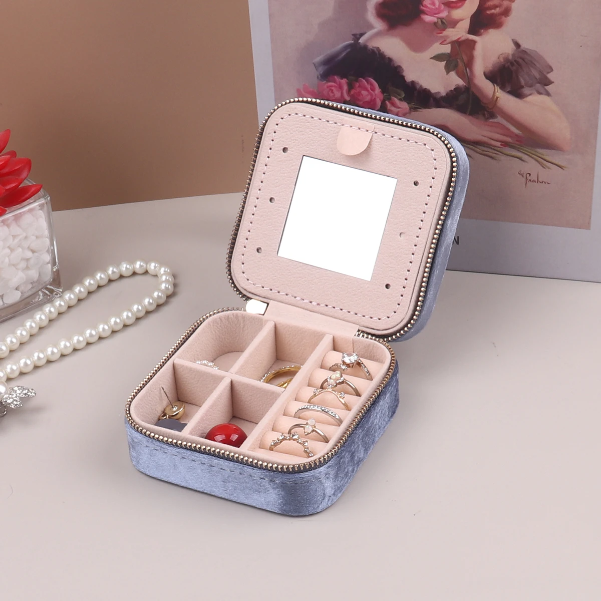 Clever Compartmentalized Design Small Body Hand Moving People Velvet Multifunctional Protection Jewelry Double Storage Box
