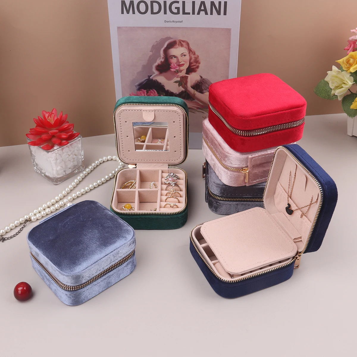 Clever Compartmentalized Design Small Body Hand Moving People Velvet Multifunctional Protection Jewelry Double Storage Box