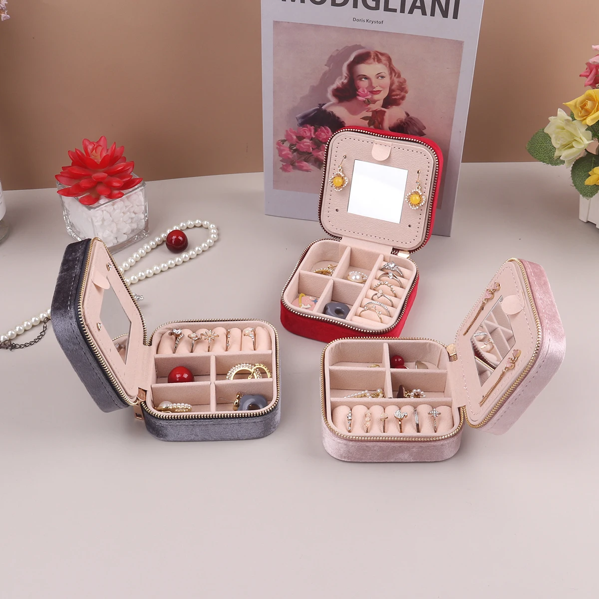 Clever Compartmentalized Design Small Body Hand Moving People Velvet Multifunctional Protection Jewelry Double Storage Box