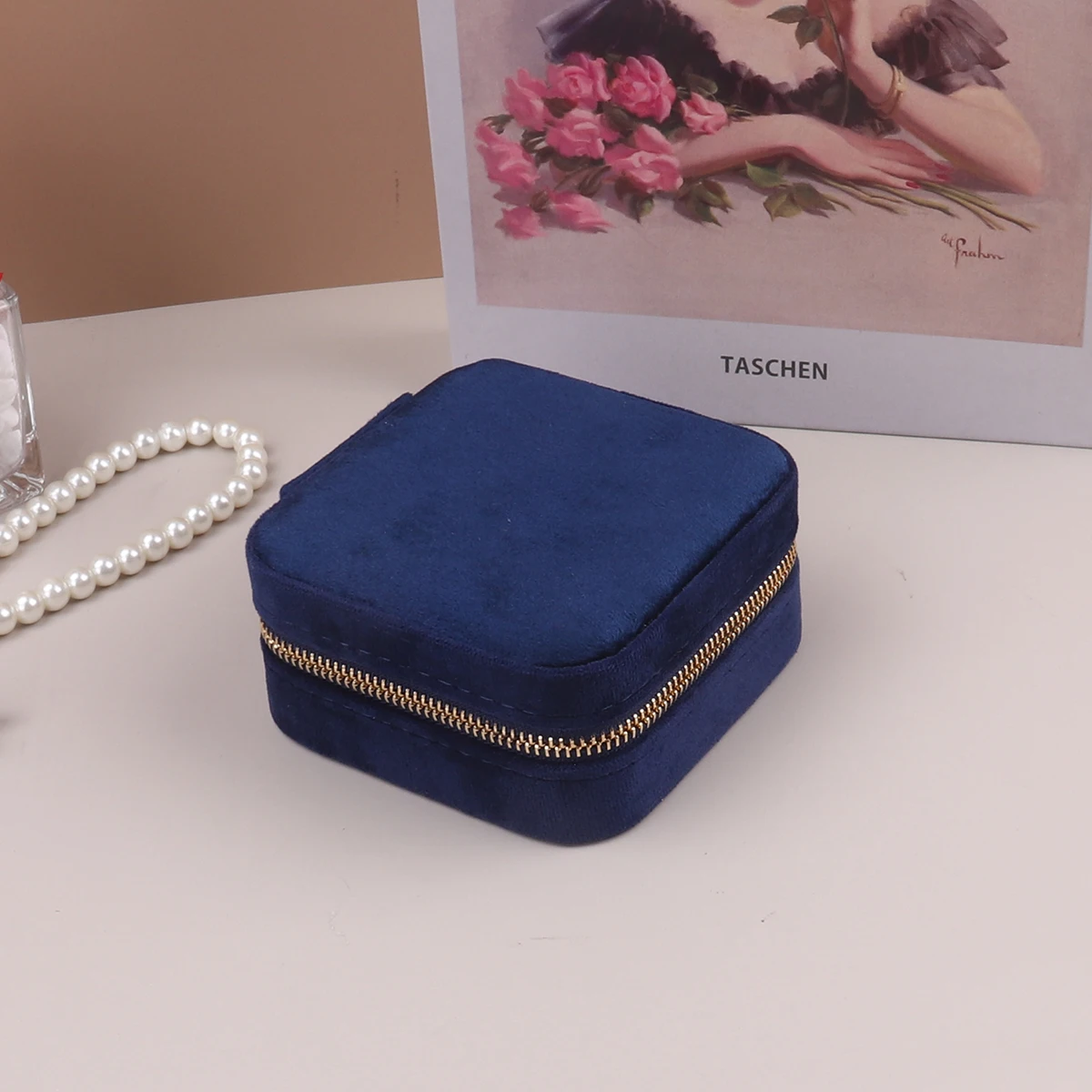 Clever Compartmentalized Design Small Body Hand Moving People Velvet Multifunctional Protection Jewelry Double Storage Box
