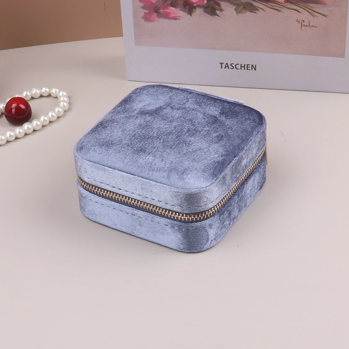Clever Compartmentalized Design Small Body Hand Moving People Velvet Multifunctional Protection Jewelry Double Storage Box