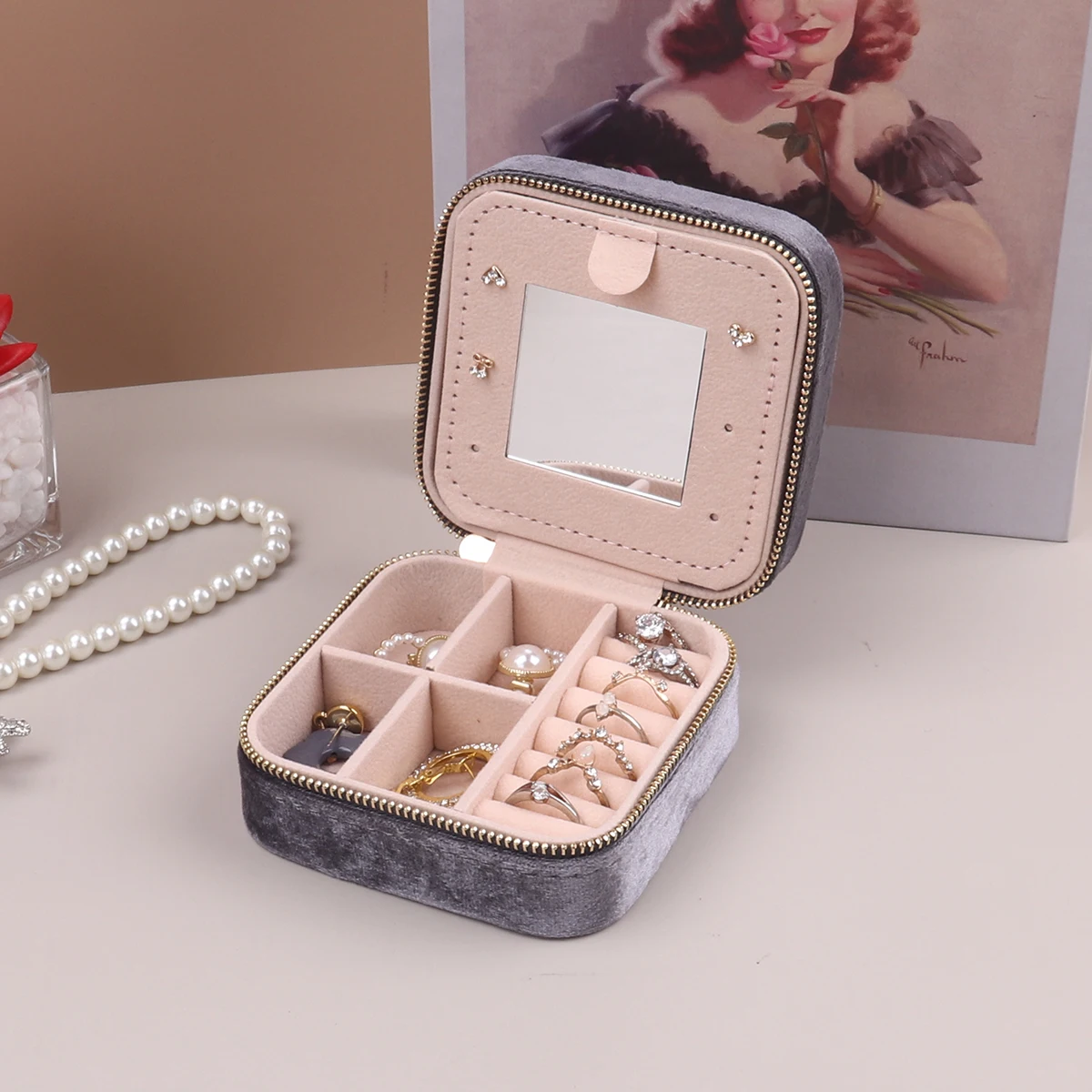 Clever Compartmentalized Design Small Body Hand Moving People Velvet Multifunctional Protection Jewelry Double Storage Box