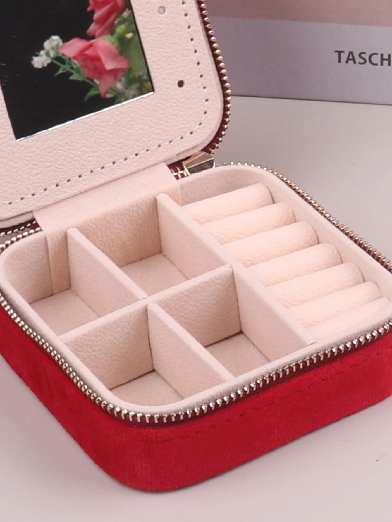 Clever Compartmentalized Design Small Body Hand Moving People Velvet Multifunctional Protection Jewelry Double Storage Box