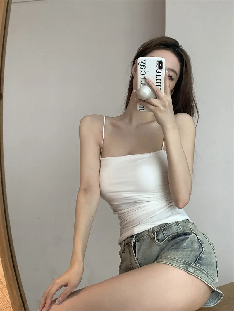 Women's Sleeveless Pleated Slim Fit Vest Sexy Hot Girl Short Top With Thin Shoulder Straps Solid Color Simple Fashion Vest