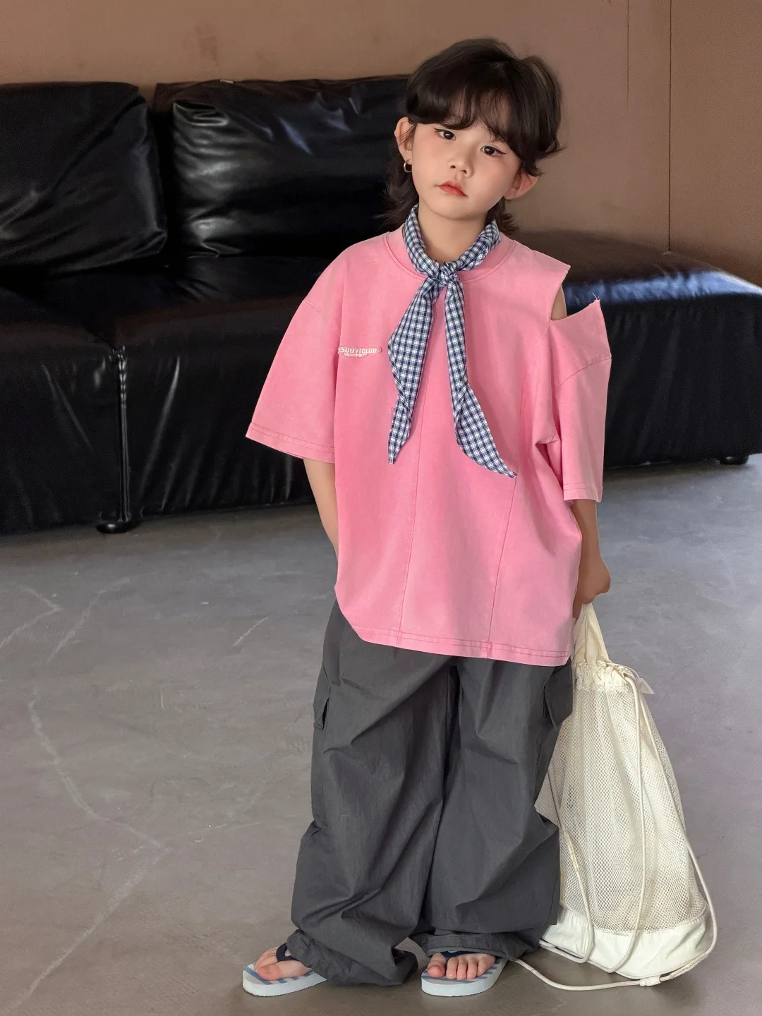 Boys T-shirt 2026 Spring and Summer New Childrens Clothing Korean Style Boys and Girls Retro Design Sense Do Old Cut T-shirt