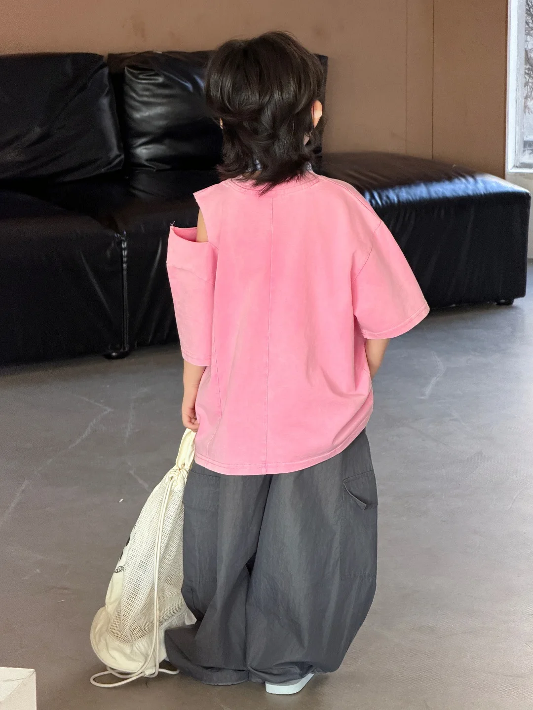 Boys T-shirt 2026 Spring and Summer New Childrens Clothing Korean Style Boys and Girls Retro Design Sense Do Old Cut T-shirt