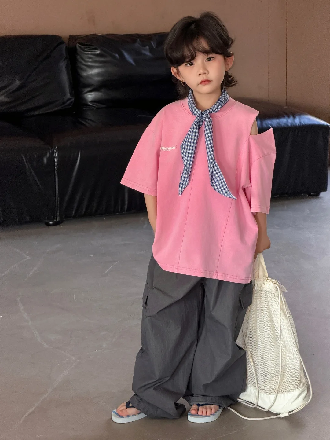 Boys T-shirt 2026 Spring and Summer New Childrens Clothing Korean Style Boys and Girls Retro Design Sense Do Old Cut T-shirt