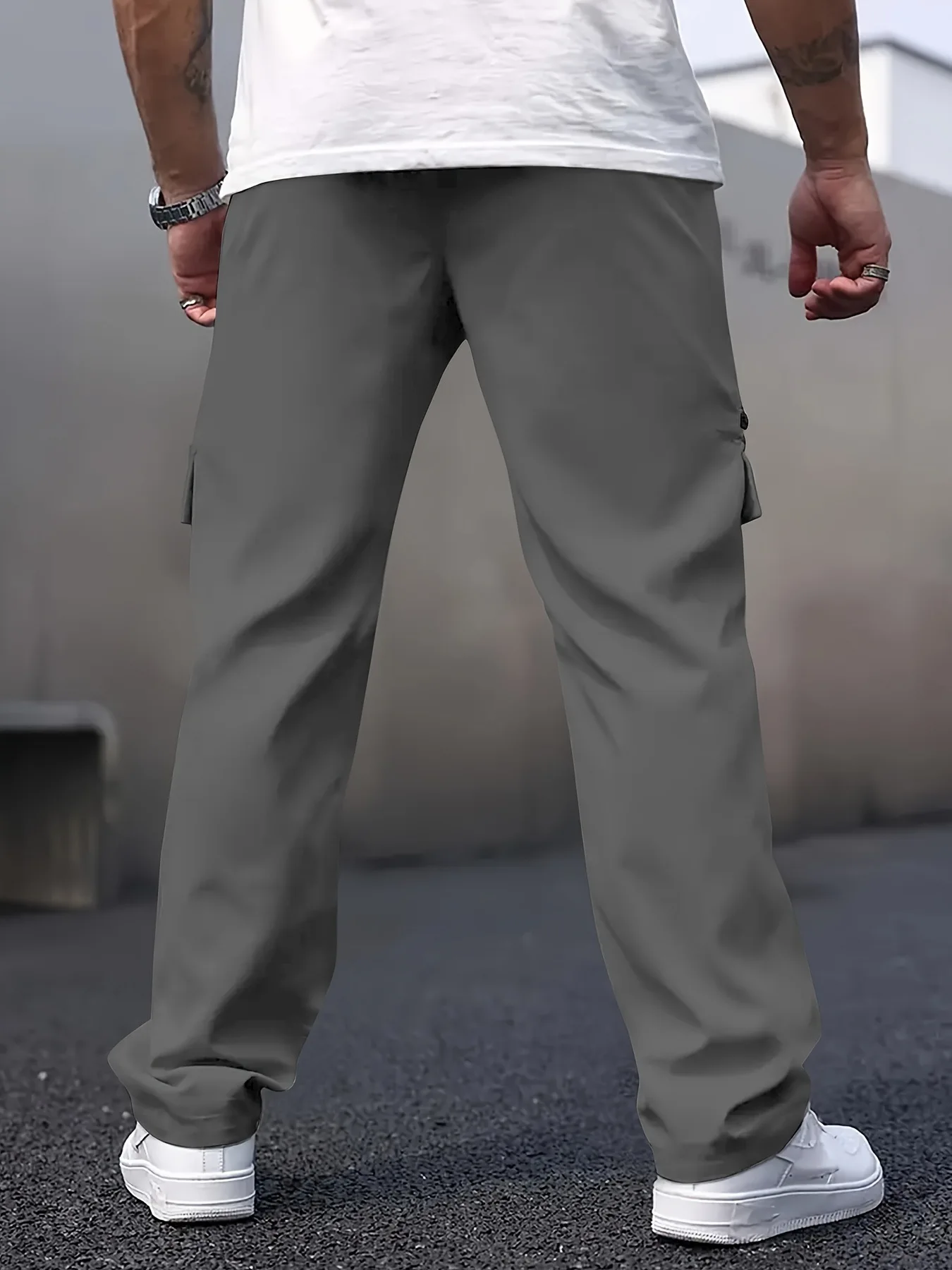 Men's Casual Cargo Pants with Multiple Pockets - Straight Leg, Loose Fit,, Zipper Details, Perfect for Spring and Fall