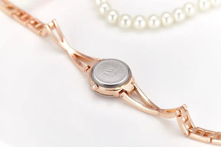 New Trendy Women Bracelet Watch Mujer Relojes Small Dial Quartz Leisure Popular Wristwatch Hour Female Elegant Watches
