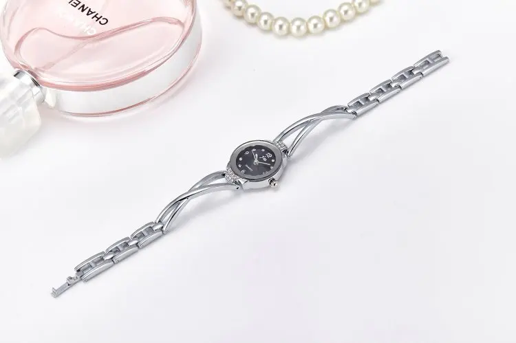 New Trendy Women Bracelet Watch Mujer Relojes Small Dial Quartz Leisure Popular Wristwatch Hour Female Elegant Watches