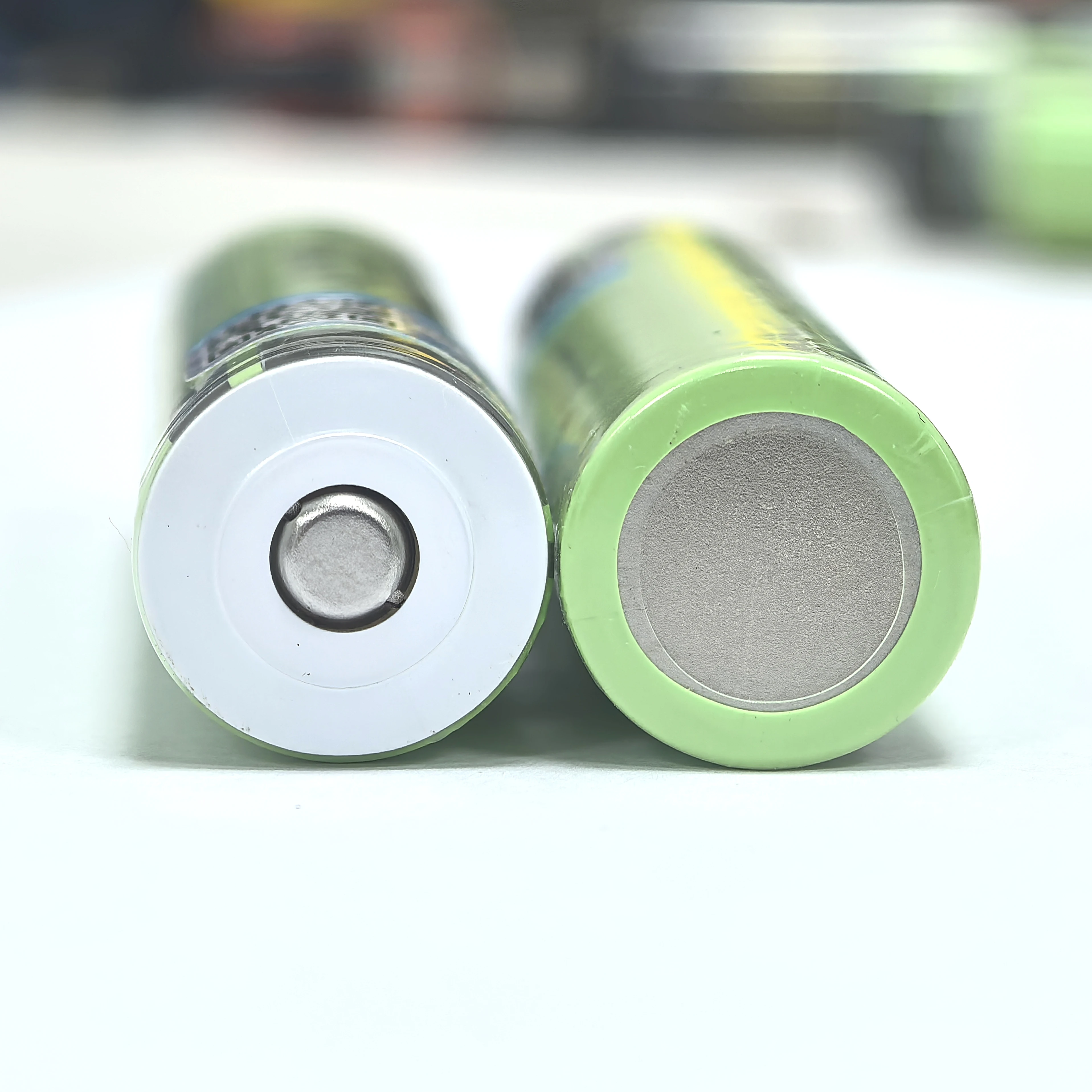 VariCore New NCR18650B 3.7V 3400 mAh 18650 Lithium Rechargeable Battery with Pointed (No PCB) Batteries