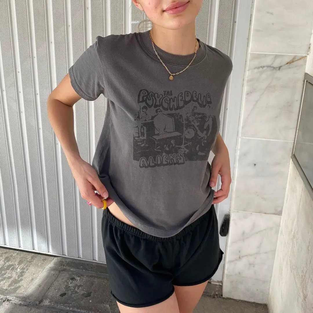 Classic Rock Graphic T-shirts Women Casual Summer Gray O Neck Short Sleeve Cotton Crop Top Vintage Streetwear Slim Y2k Tees Chic