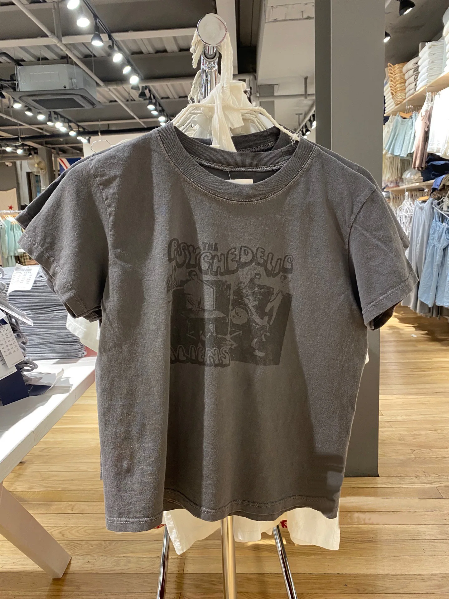 Classic Rock Graphic T-shirts Women Casual Summer Gray O Neck Short Sleeve Cotton Crop Top Vintage Streetwear Slim Y2k Tees Chic