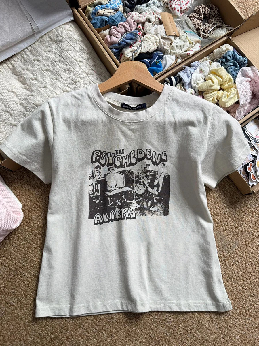 Classic Rock Graphic T-shirts Women Casual Summer Gray O Neck Short Sleeve Cotton Crop Top Vintage Streetwear Slim Y2k Tees Chic