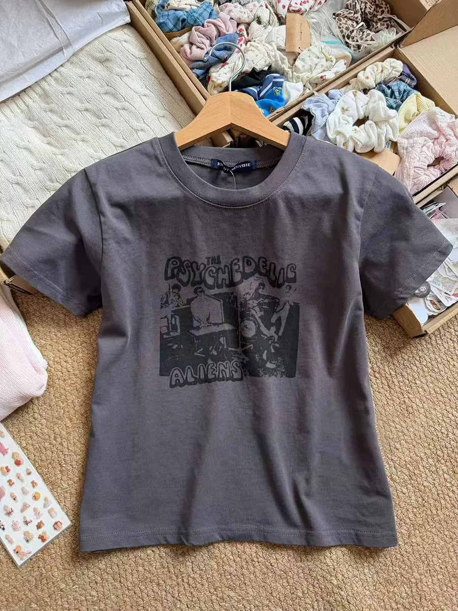 Classic Rock Graphic T-shirts Women Casual Summer Gray O Neck Short Sleeve Cotton Crop Top Vintage Streetwear Slim Y2k Tees Chic