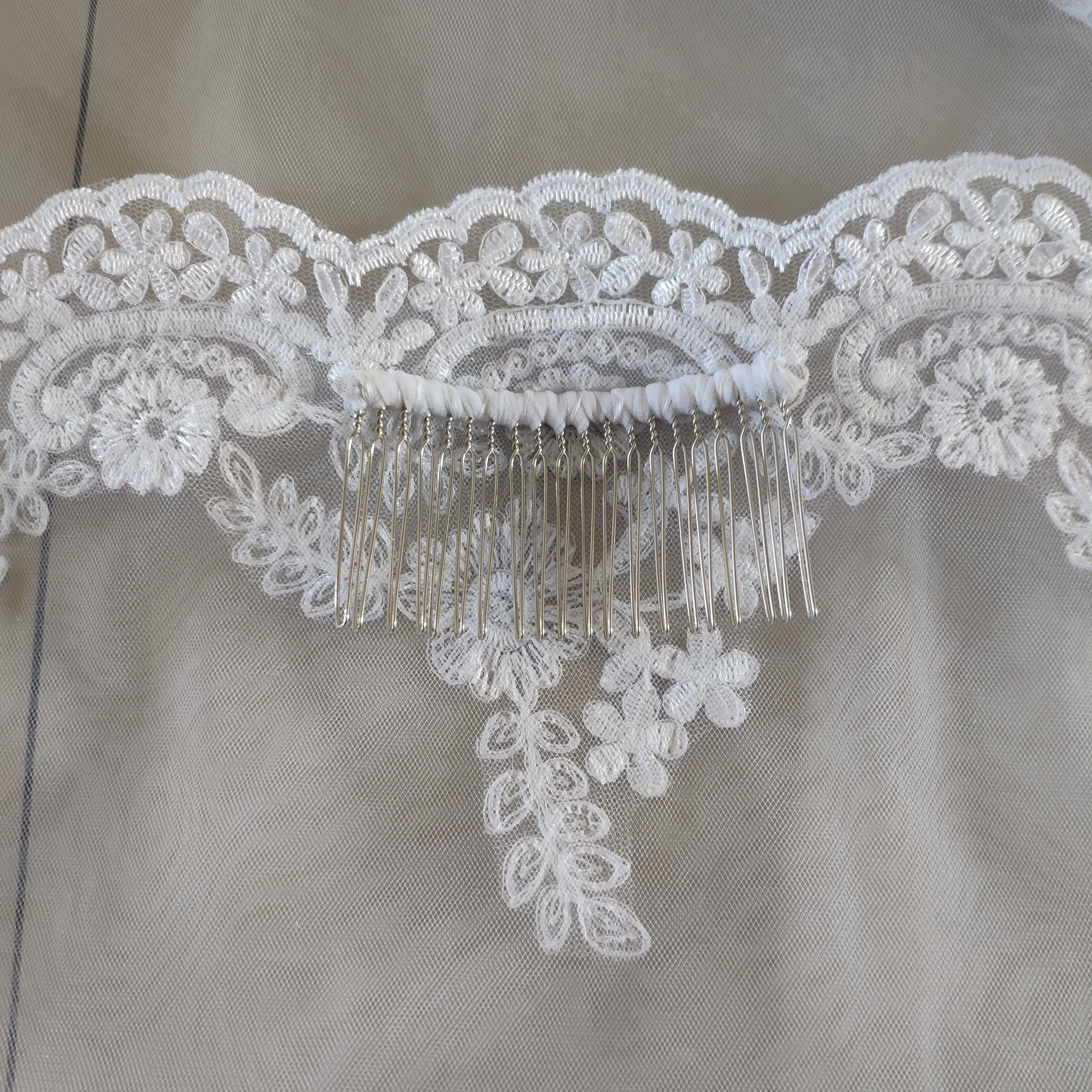 Mantilla Lace Wedding Veil Fingertip Length Veil Metal Comb