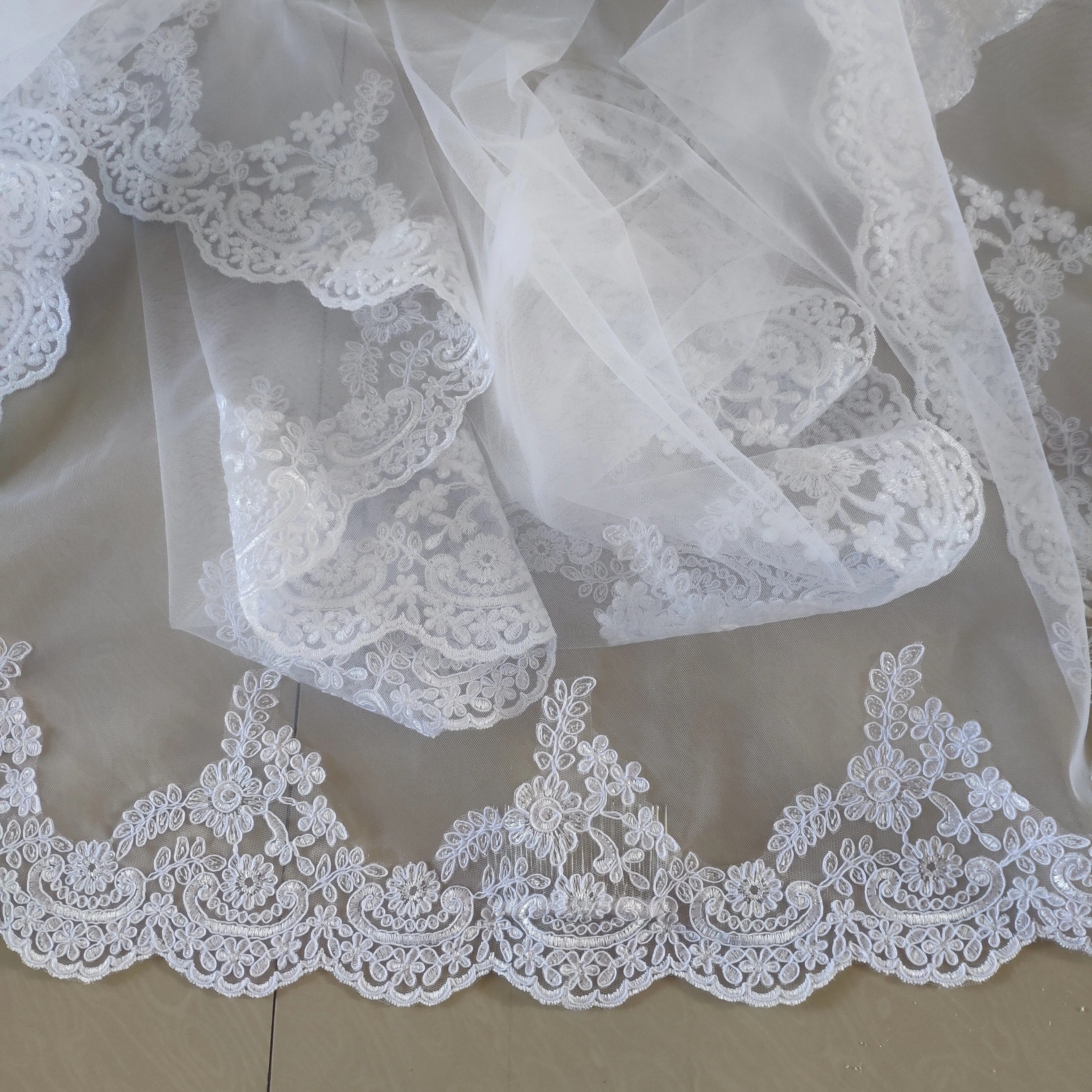 Mantilla Lace Wedding Veil Fingertip Length Veil Metal Comb