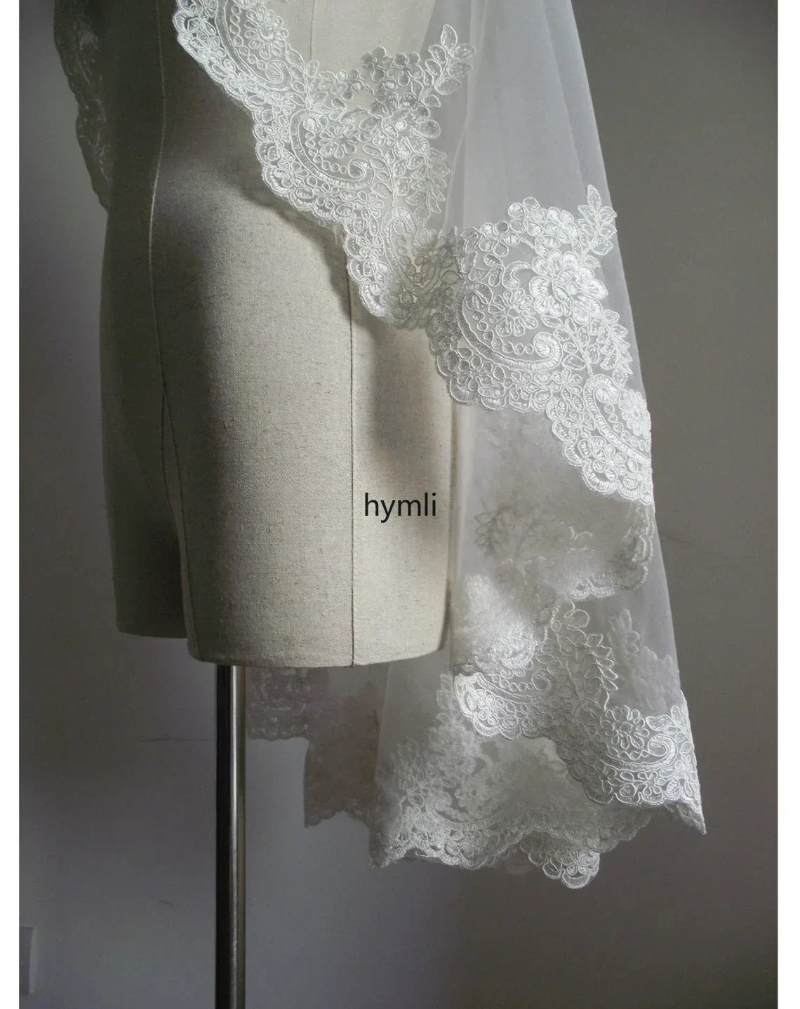 Mantilla Lace Wedding Veil Fingertip Length Veil Metal Comb