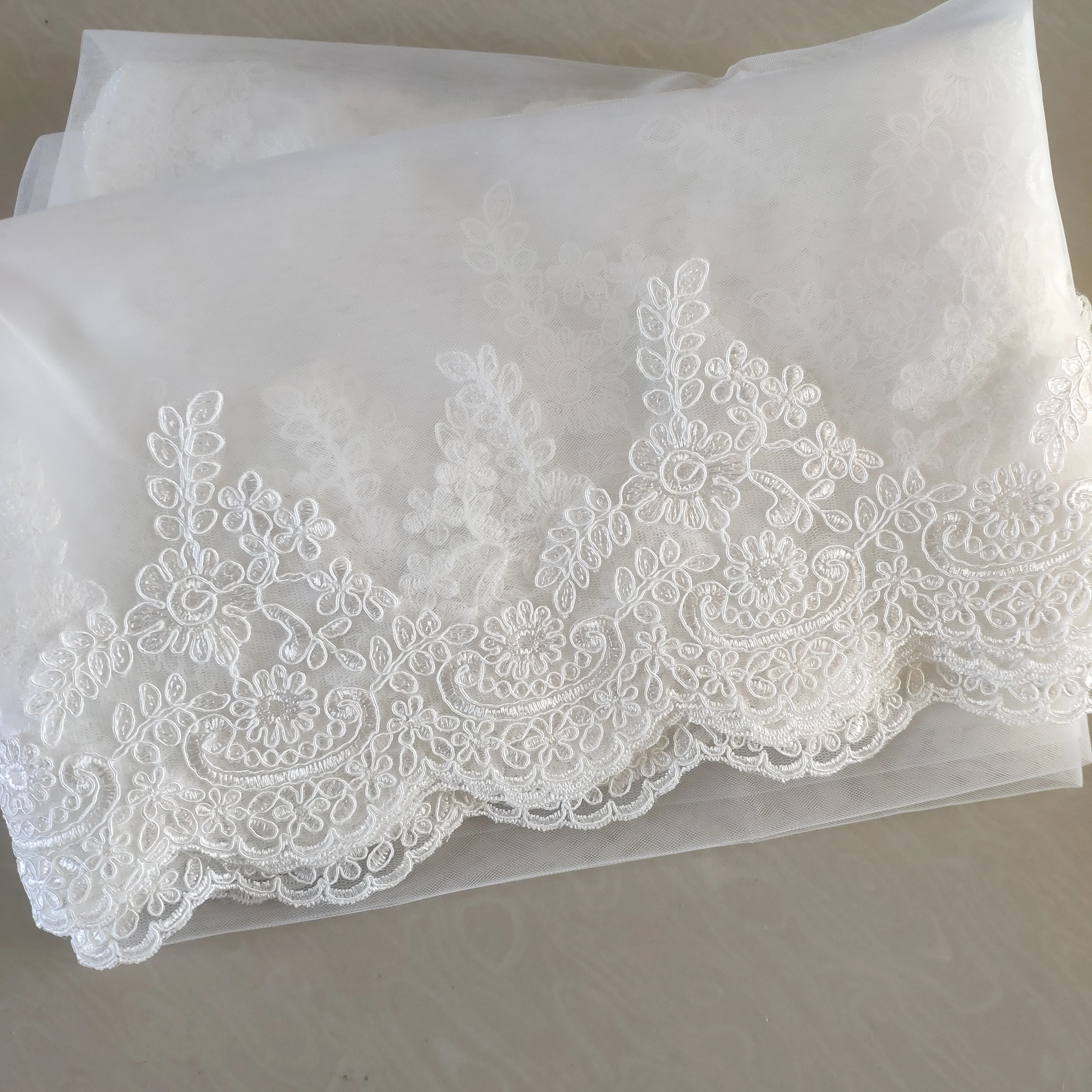 Mantilla Lace Wedding Veil Fingertip Length Veil Metal Comb