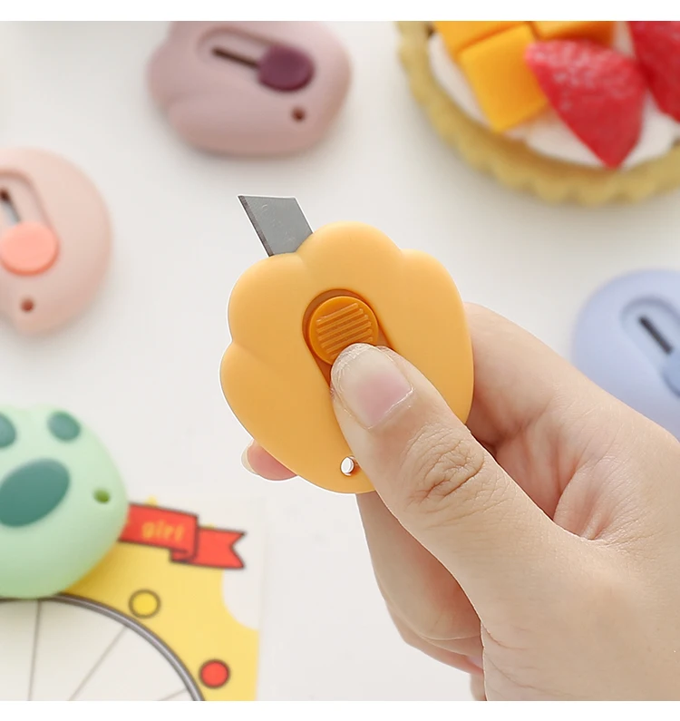 1 PC Cute Cartoon Cat Claw Retractable Paper Cutter Utility Knives Stationery for School Office Home