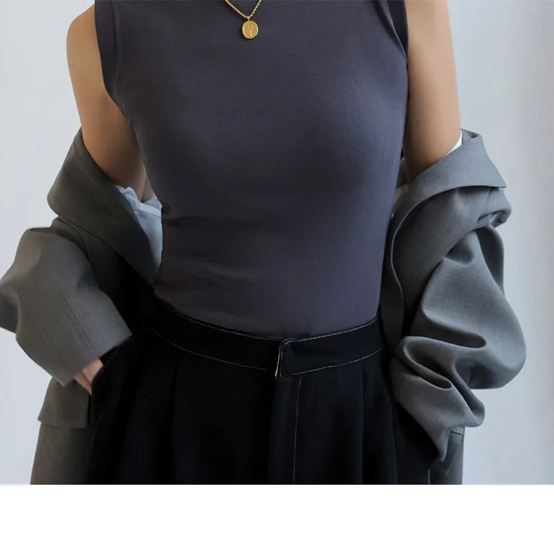Camisole Vest for Women Round Neck Colourful Basic Sleeveless Undershirt Tops Tees with Coverage for Side Cleavage