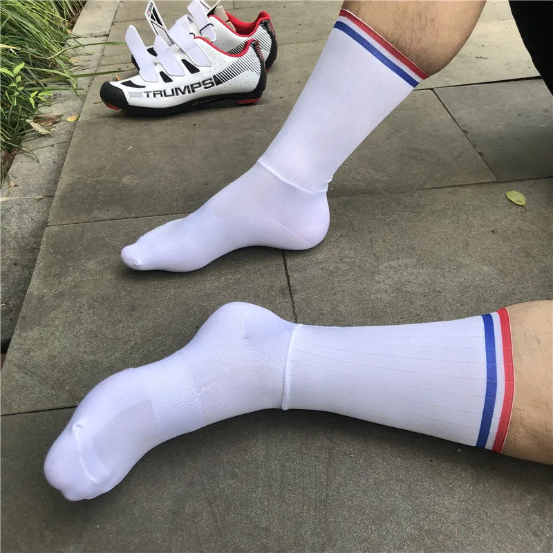 New Summer Breathable Cycling Socks Men Anti Slip Seamless Aero Bike Wearproof Road Calcetines Ciclismo