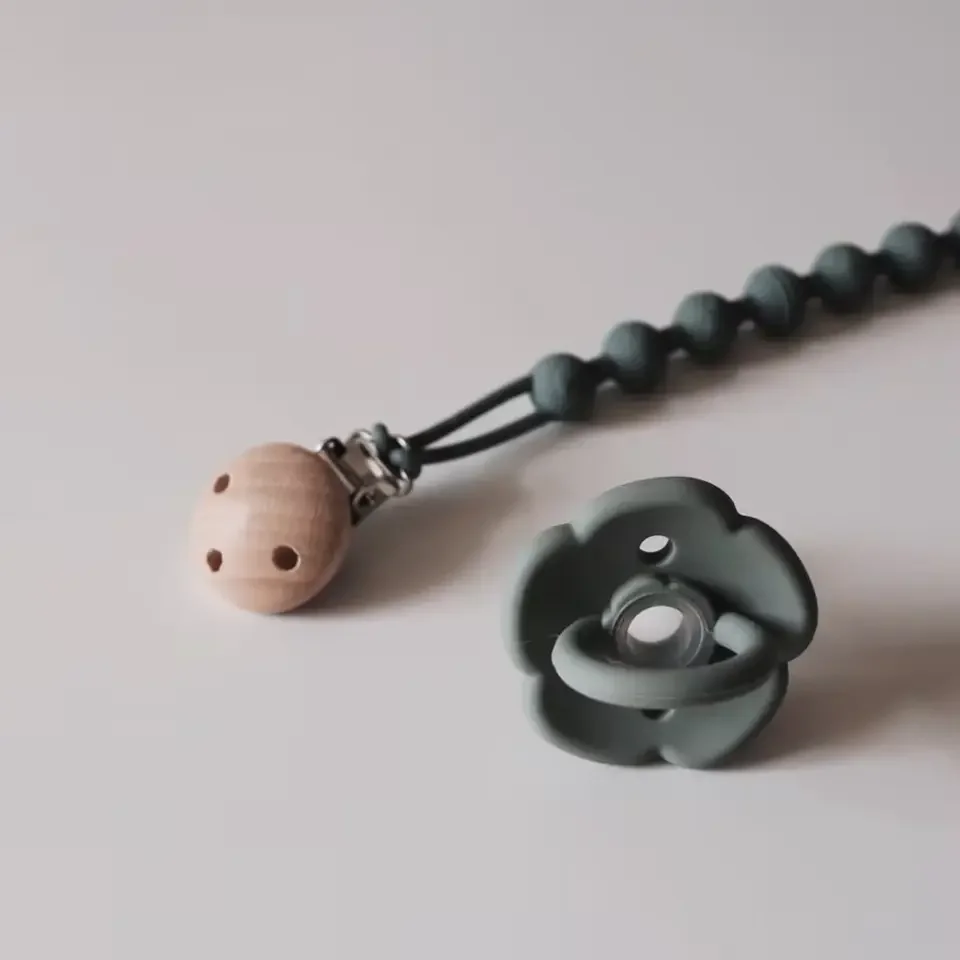 Baby Pacifier Clips Integrated silicone baby pacifier chain Teether Teething Toys Dummy Clip Holder Chain Clip Baby Gift
