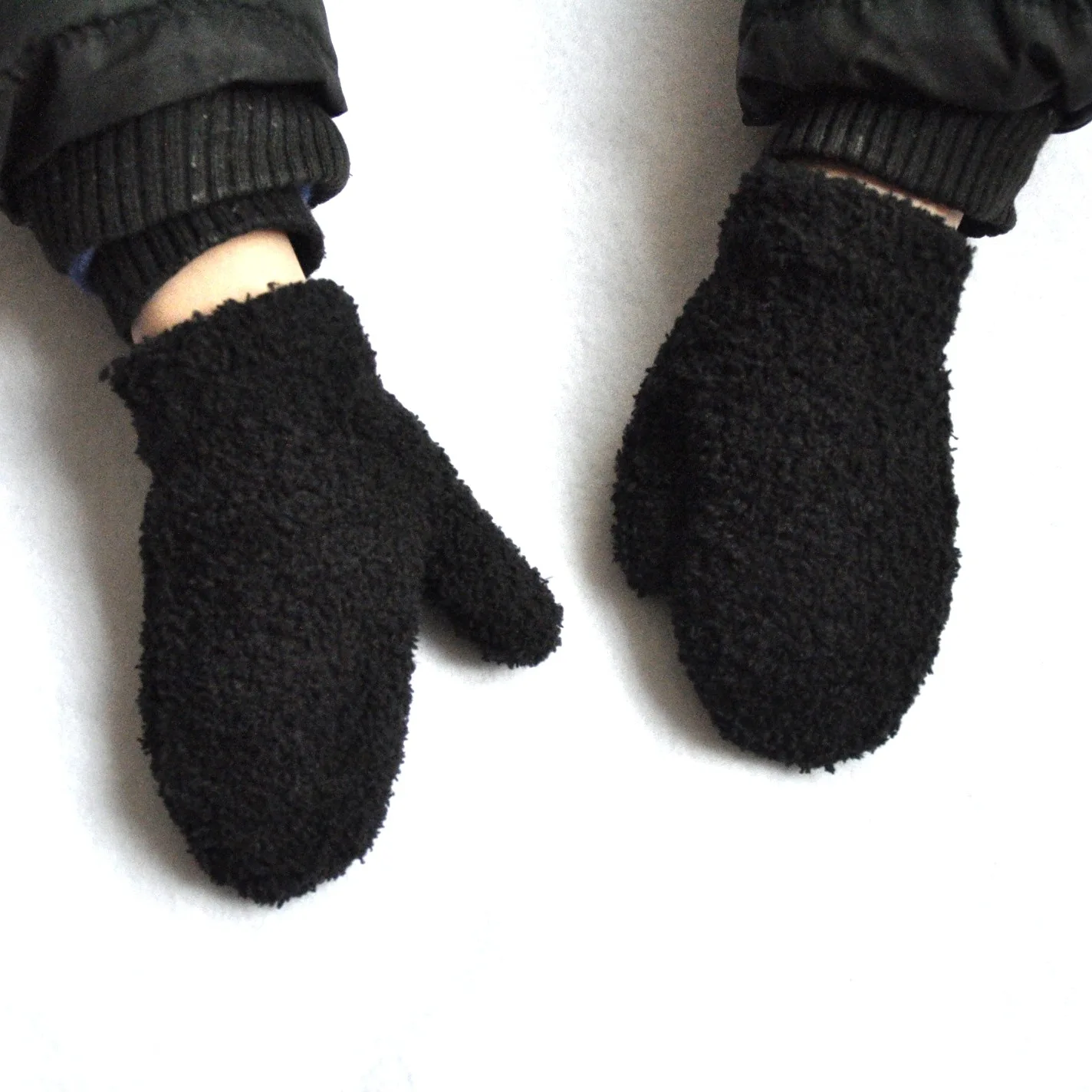 Baby Short Gloves Winter Coral Fleece Children Solid Knitted Plush Furry Full Finger Mittens Autumn Hand Warmer 1-4 Years Old